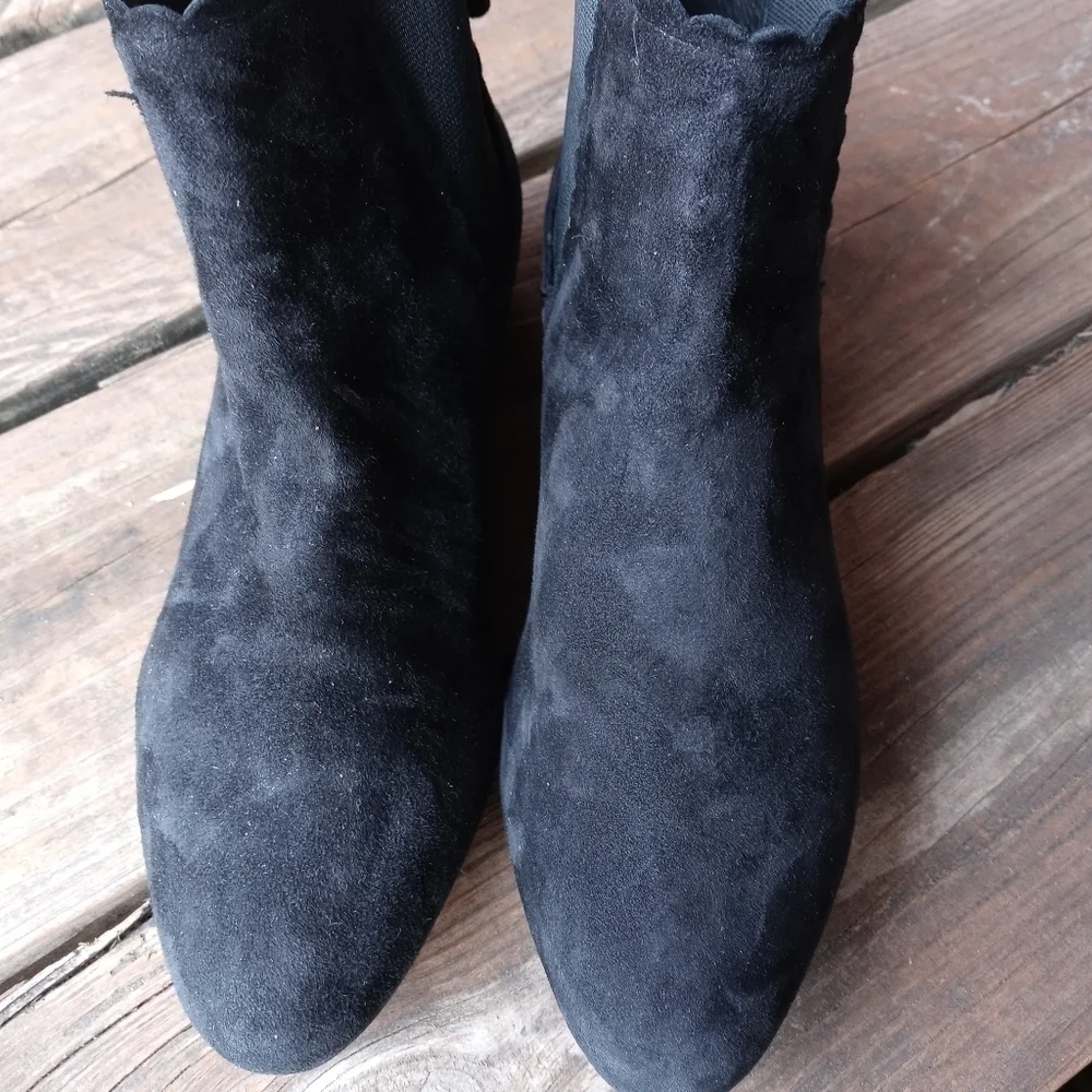 Kate Spade Black pull on Ankle Boots Suede Womens Shoes Size 6B.  188pem